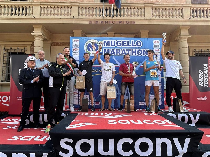 La premiazione dei primi cinque classificati 