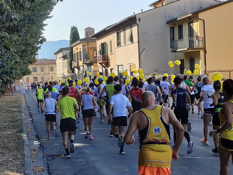 La lunga fila indiana  degli atleti  