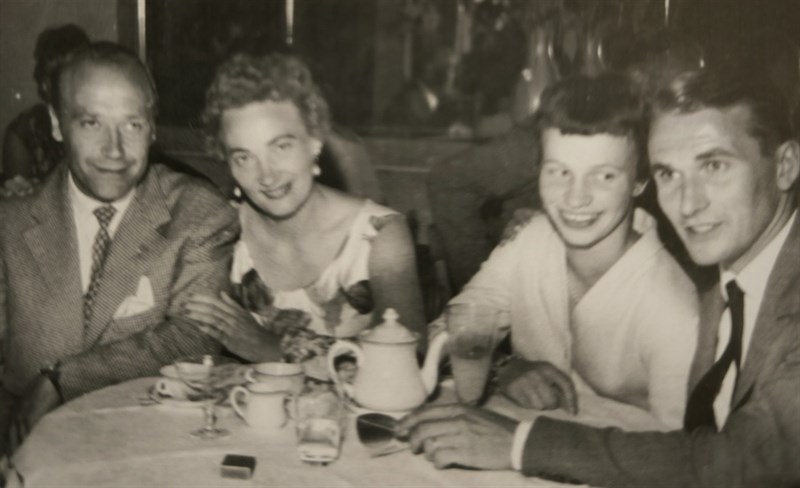 Con la signora Marianne a auna cena di gala insieme a Di Stefano e signora