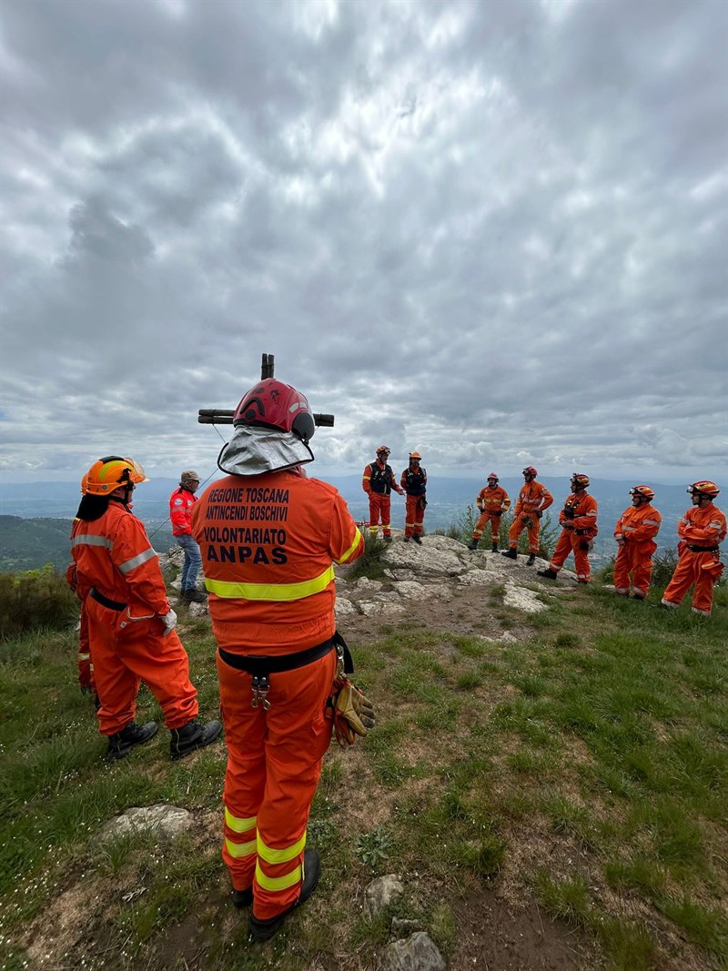 Maxi esercitazione della Toscana antincendi boschivi a Massanera - 4 maggio 2024
