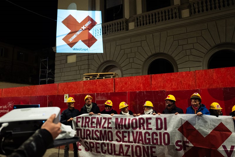 Un momento del blitz della scorsa notte