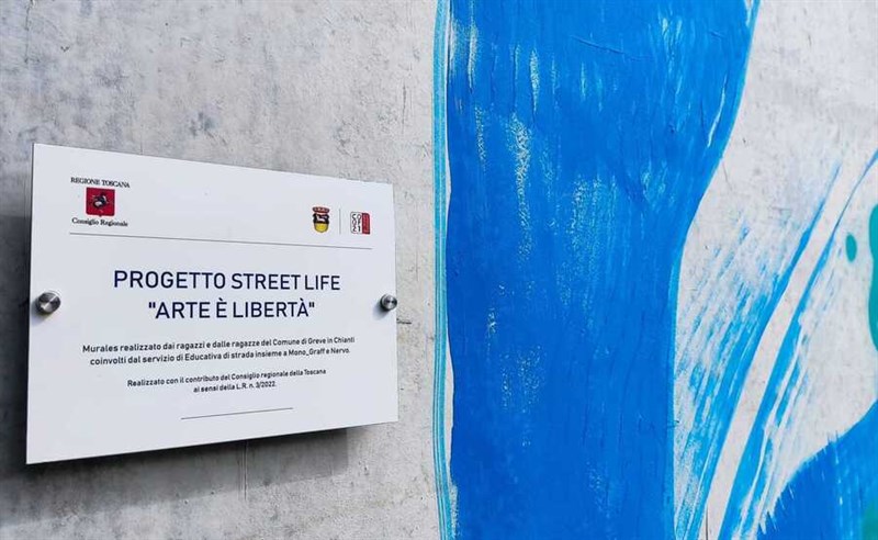 Uno dei due murales, ,particolare