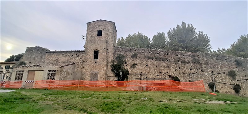 lavori sulle mura a Lastra a Signa