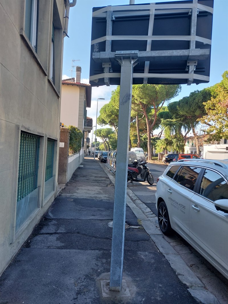 Il palo di via Lungo l'Affrico