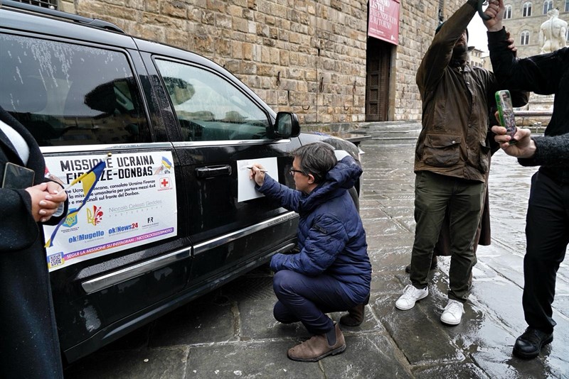 Nardella firma il messaggi oper il Sindaci di Kyiv