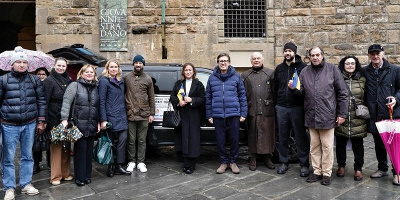 Missione Ucraina Firenze Donbas: Parte da Piazza della Signoria con il saluto di Dario Nardella