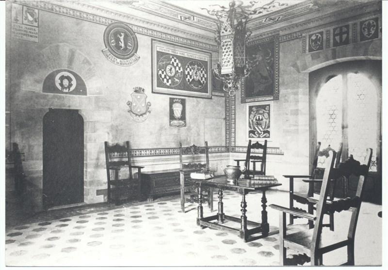 Un salone decorato da Tito Chini di Villa Pecori Giraldi