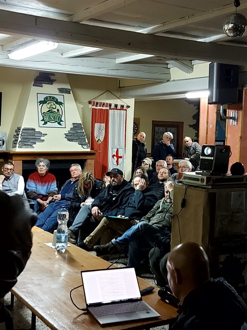 Riunione cittadini a Bruscoli