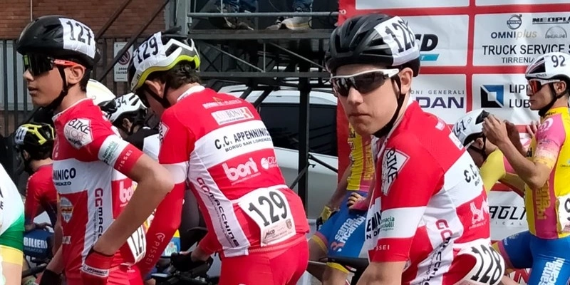 Giovani ciclisti del C. C. Appenninico 1907 (Foto di repertorio) 