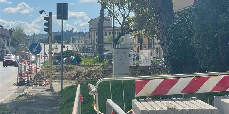 lavori fermi in via lungo l'Affrico