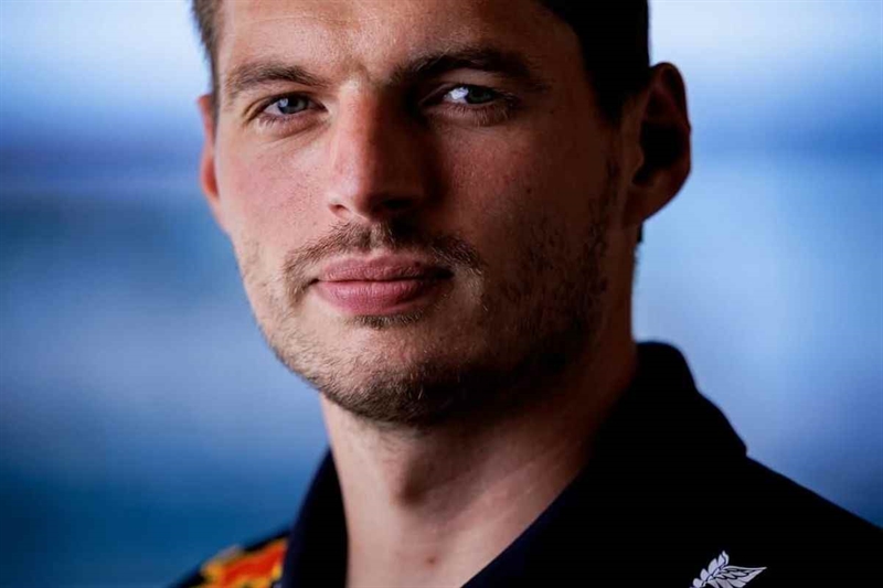 Verstappen prende il posto di Hamilton, la Ferrari ha deciso