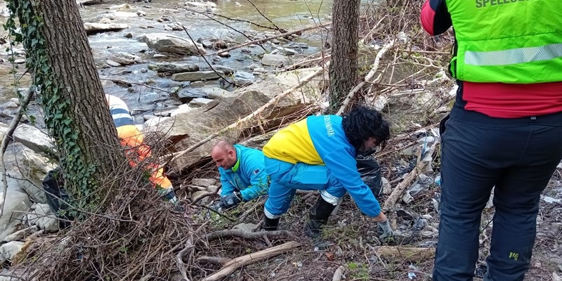 Volontari a ripulire il Rovigo