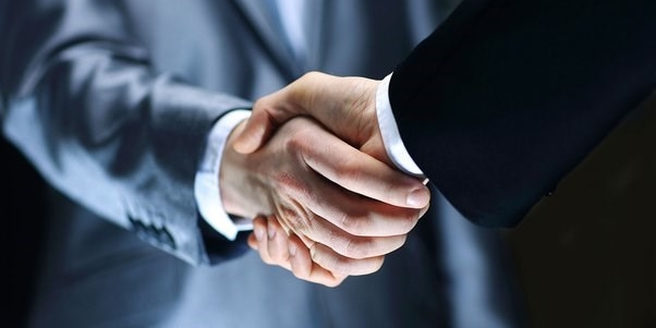 Stretta di mano
