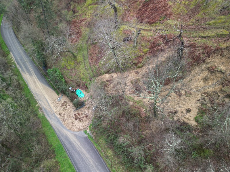 Strada franata a Grezzano