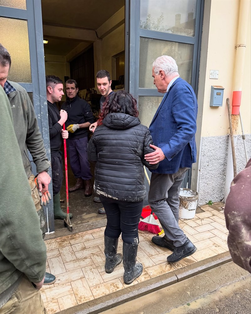 Il Presidente della Regione Toscana Giani in visita ai volontari nei Comuni di Pelago, Pontassieve e Rufina colpiti dall'alluvione