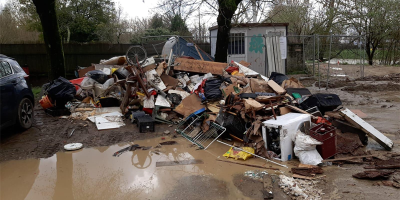 Rifiuti alluvionati - Immagine di repertorio