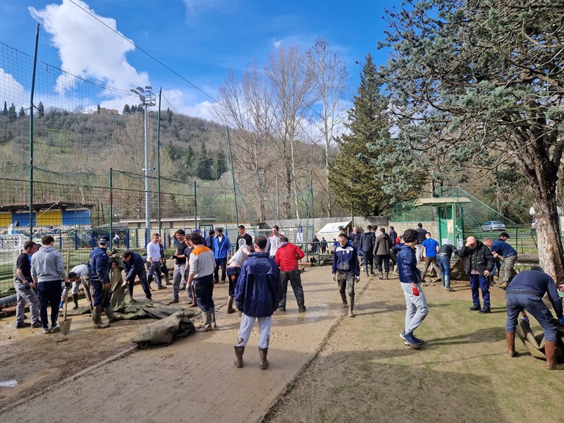 Alluvione Valdisieve 2025, volontari in azione nei Comuni colpiti dal maltempo