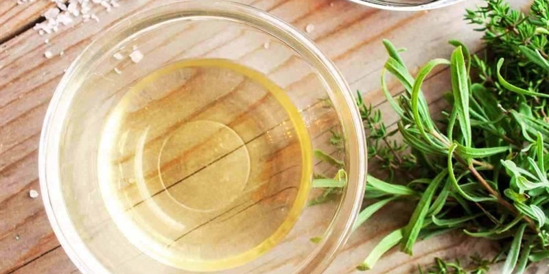 Aceto bianco, il tuo alleato per le pulizie estive-okmugello.it