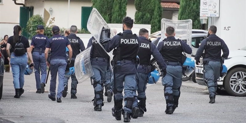 LCariche della Polizia