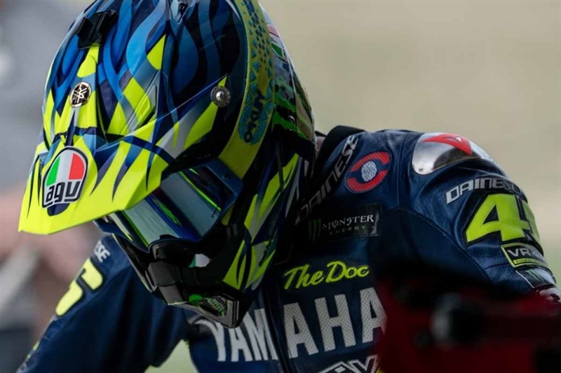 casco rossi