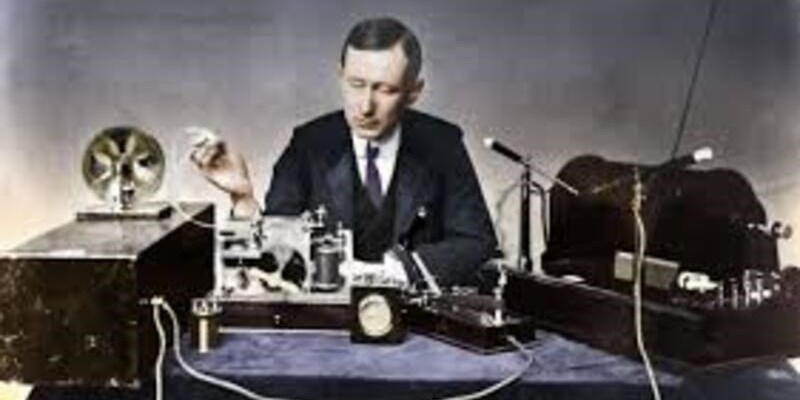 1911 - Marconi telegrafa a New York (114 anni fa)
