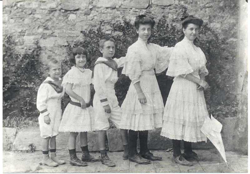 I fratelli Bargellini;  Piero, il futuro sindaco di Firenze è il terzo da sinistra