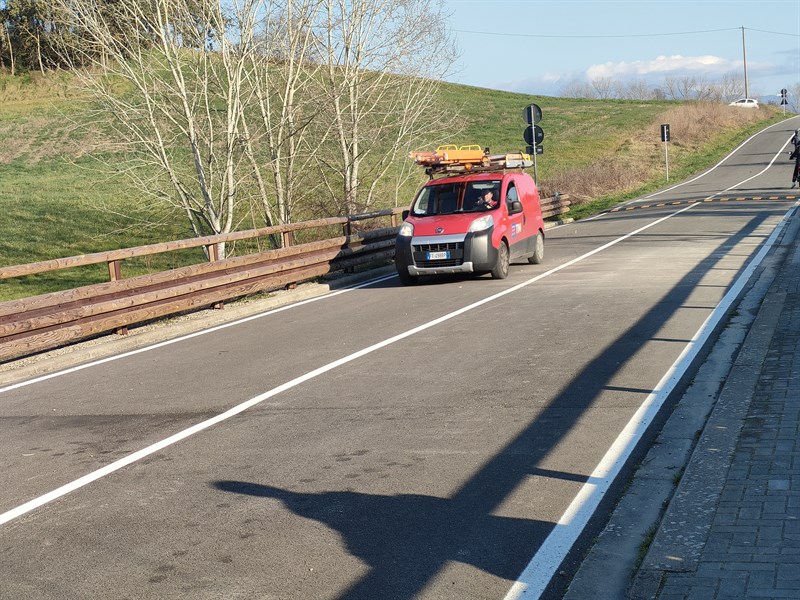 Il primo veicolo su via don Cinelli proveniente da Vicchio 