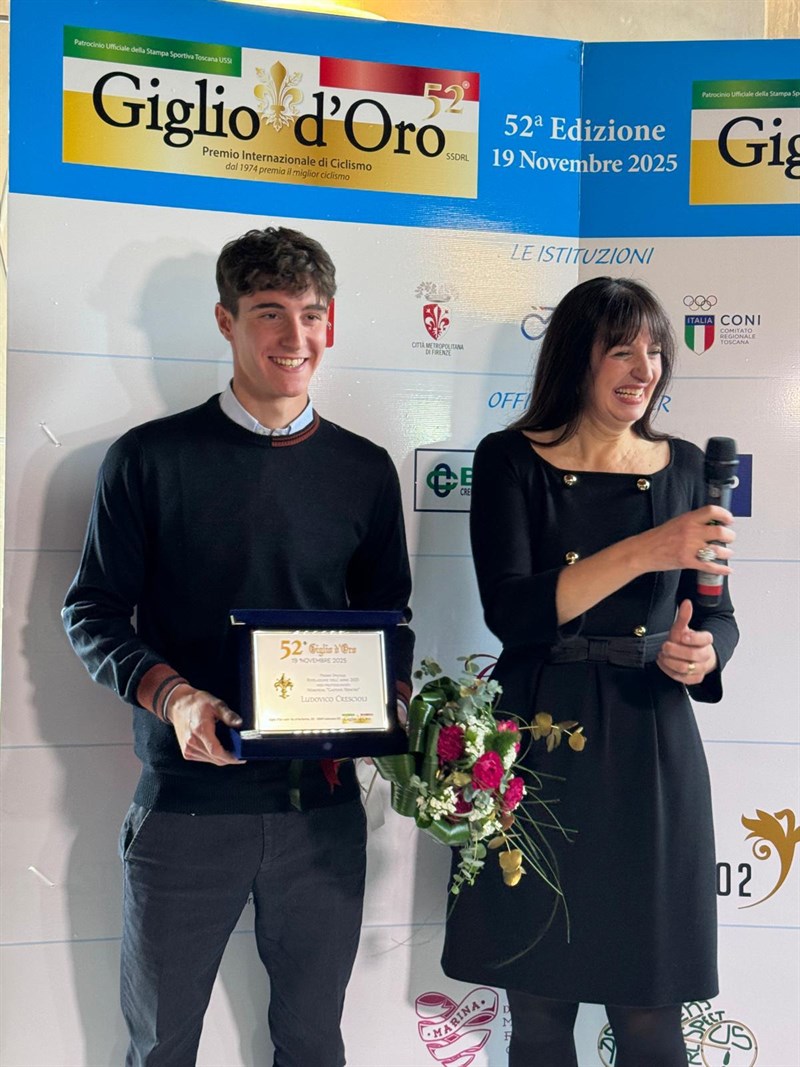 Elisabetta Nencini premia Lodovico Crescioli  