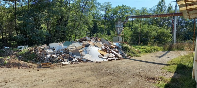 i rifiuti accatastati