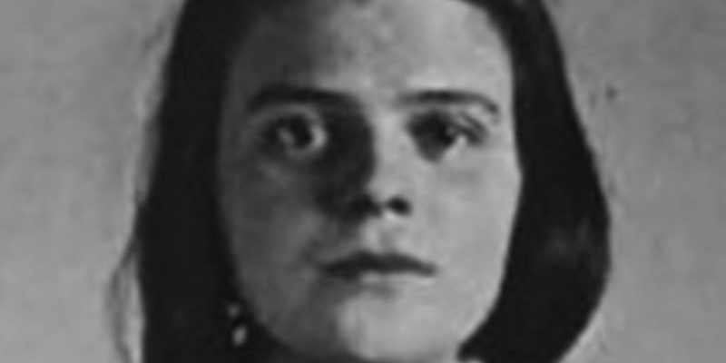 1943, Sophie Scholl de "La Rosa Bianca" nella foto segnaletica della Gestapo
