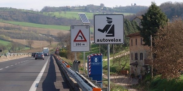 Autovelox. Foto di repertorio