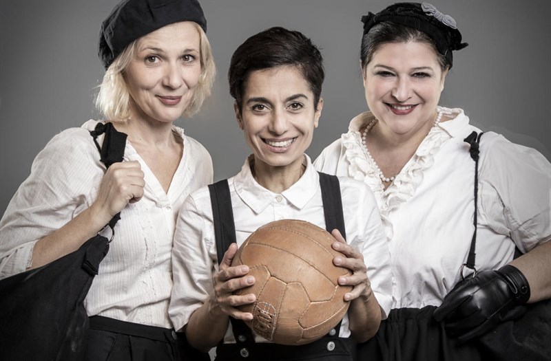 Teatro, al Corsini grandi applausi per Rossana Mola, Rita Pelusio e Federica Fabiani in "Giovinette"