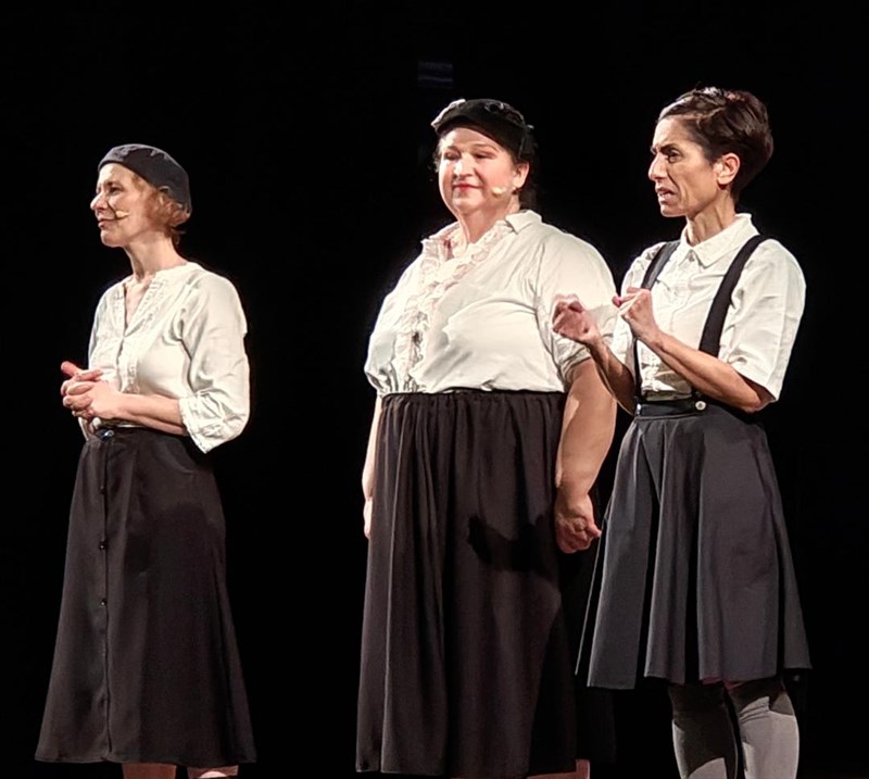 Teatro, al Corsini grandi applausi per Rossana Mola, Rita Pelusio e Federica Fabiani in "Giovinette"