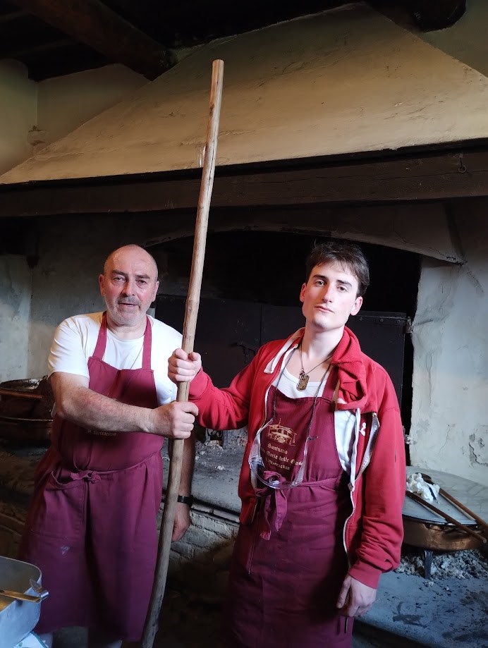 Un momento del pranzo dei Bifolchi