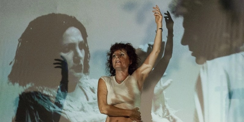 Alla Munchenbach in scena a Vicchio con “Tino Schirinzi – Mio padre”