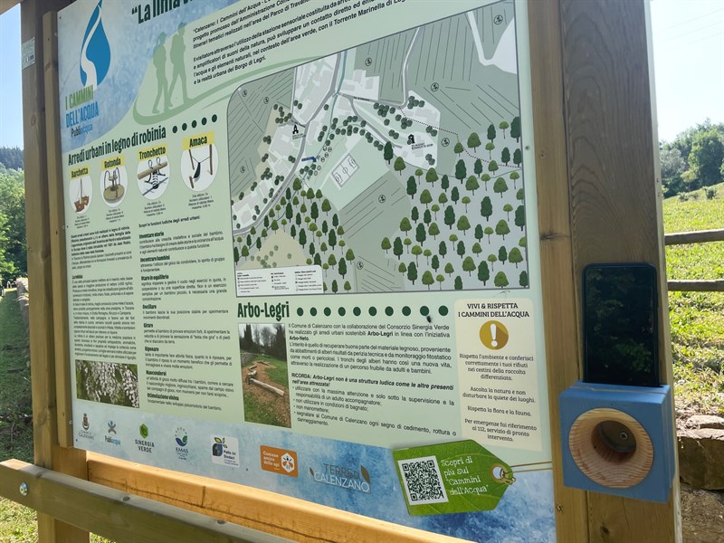 I pannelli nel lago di Legri