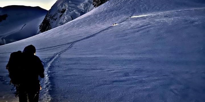 L'emozionante scalata al Monte Bianco, un sogno che si avvera per l'alpinista Matteo Chelli