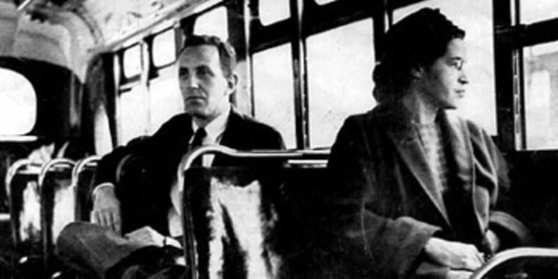 1955 - Rosa Parks si ribella alla segregazione sugli autobus