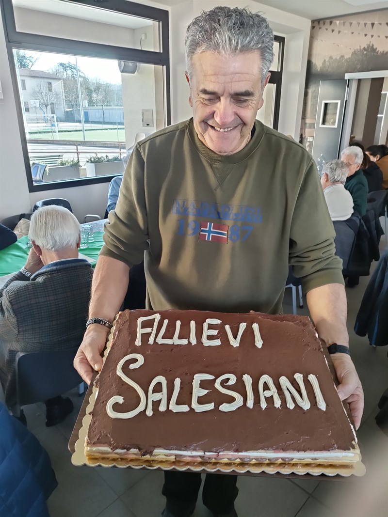 Una bella torta augurale al termine della conviviale