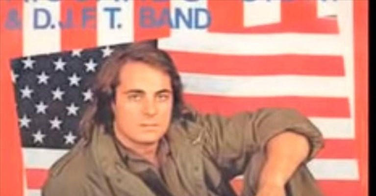 Riccardo Cioni sulla copertina della sua hit più famosa