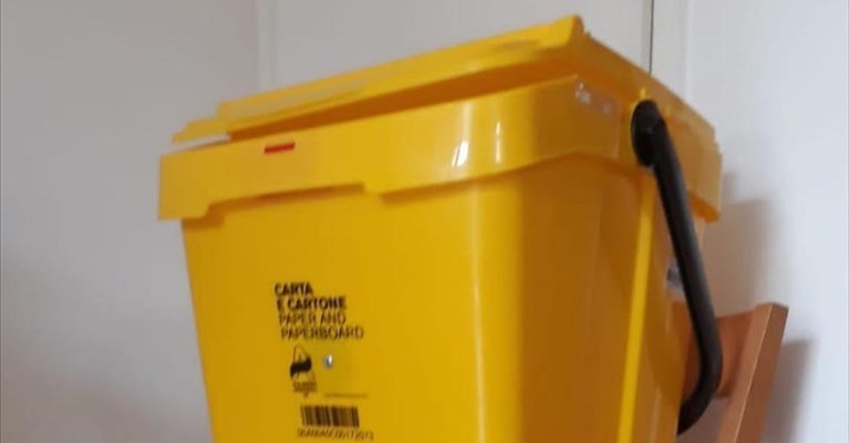 bidoncino della carta, non troppo ino