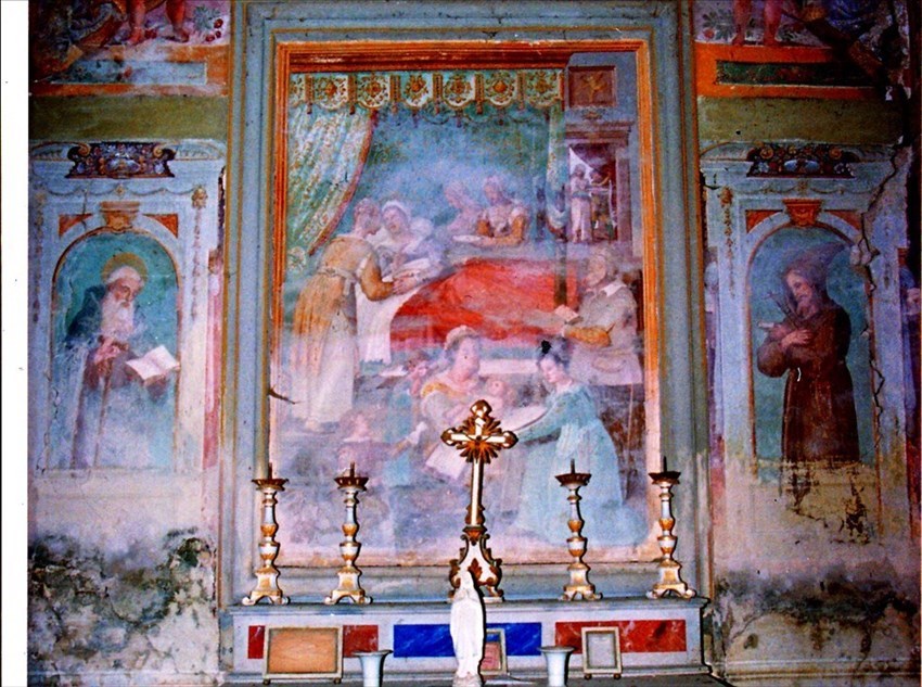 Un affresco all’interno dell’Oratorio di Sant’Anna a Uliveta.