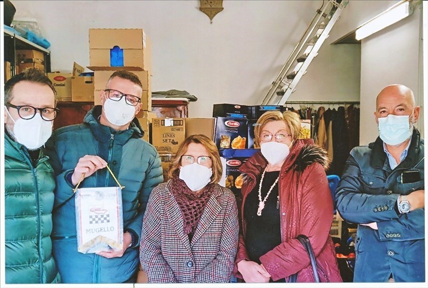 Uno dei tanti “servici” soluidali con il banco Alimentare dell  Lions Club  Mugello