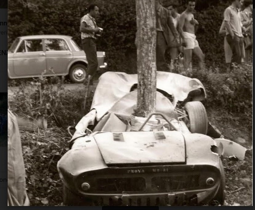 Foto 1: La Ferrari di Gunter Klass dopo l’incidente al Circuito del Mugello nel luglio del 1967