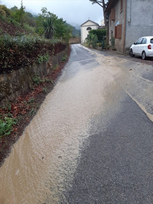 Acqua in strada a Gattaia