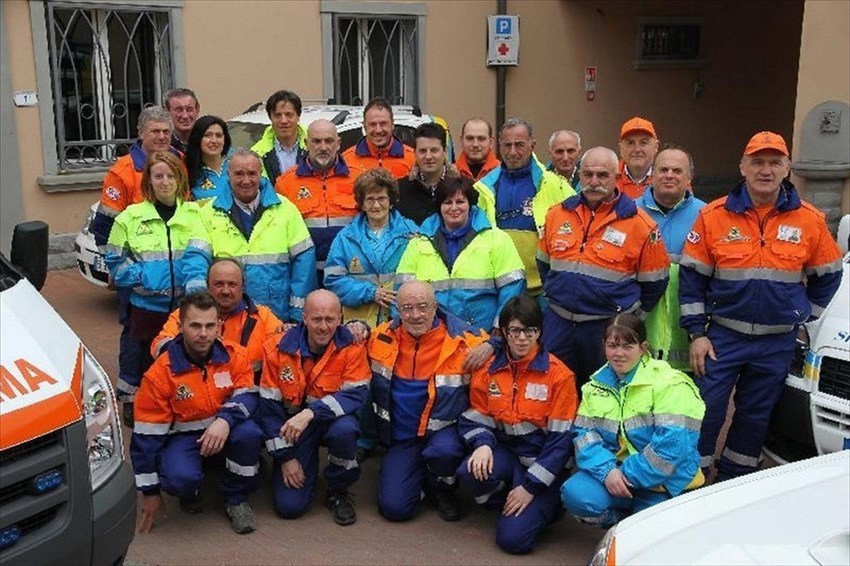 Alcuni volontari della Misericordia di Firenzuola