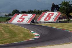Tribuna 58. Un omaggio a Simoncelli dall'Autodromo del Mugello