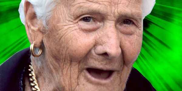 La 'vecchina di Sammoro'. Signa sbanca il web