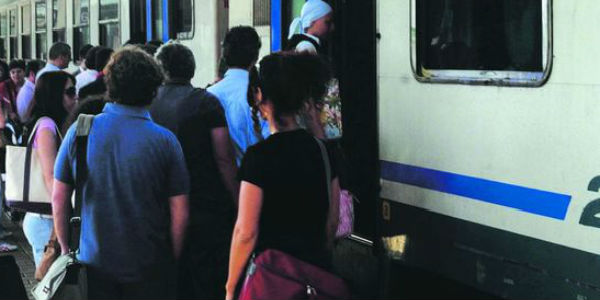 Pendolari. Petronici (Fdi): 'Odissea infinita'