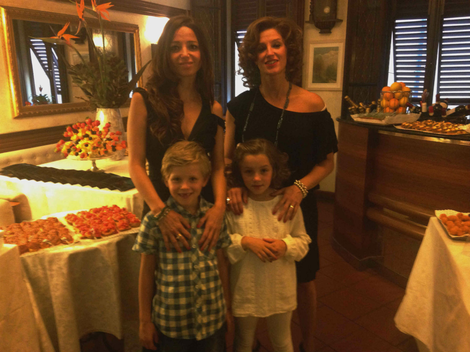 Serena e Benedetta Valecchi con i figli